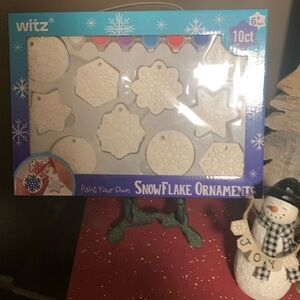 Witz “Paint Your Own SnowFlake Ornaments”… ages 6+… 10 ornaments w/paint..NWOT